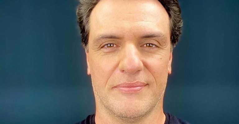 Rodrigo Lombardi publica clique antigo tomando sol: ”Um super dia!”