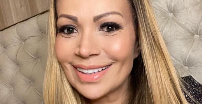 Solange Almeida relembra todos os seus diferentes visuais e fãs elogiam: ”Tu arrasa com todos”