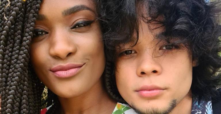 Erika Januza celebra 1 ano de namoro com Juan Nakamura: ”Não nos desgrudamos mais”