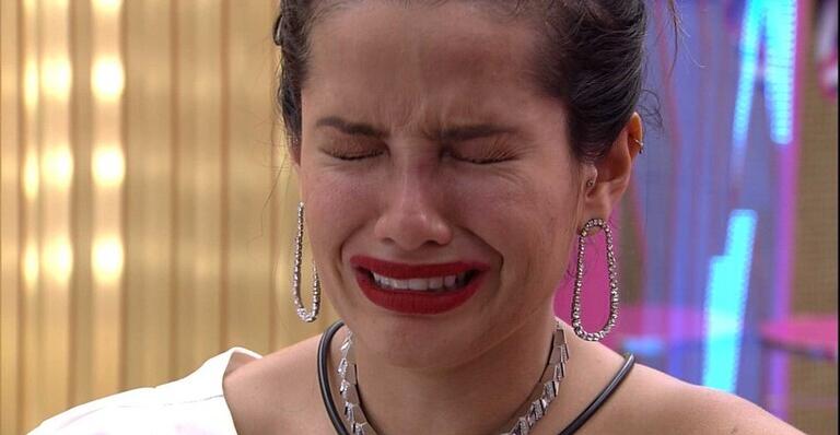 BBB21: Em festa, Juliette se sente julgada e acaba em lágrimas: ”Estou de saco cheio”
