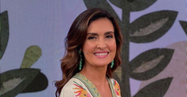 Fátima Bernardes posa com a família em almoço especial: ”Nossa Páscoa”