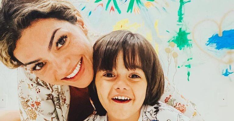 Kelly Key encanta ao mostrar caça aos ovos com o filho caçula