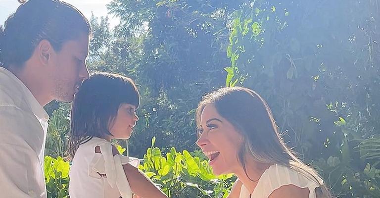 Arthur Aguiar curte Páscoa com Mayra Cardi e posta lindo clique em família