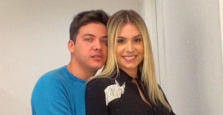 Em Cancun, Thyane Dantas posa de biquíni em clima de romance com Wesley Safadão