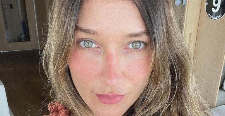 Gabriela Pugliesi posa com biquíni fininho e para tudo com shape impecável: ”Que corpo é esse?”