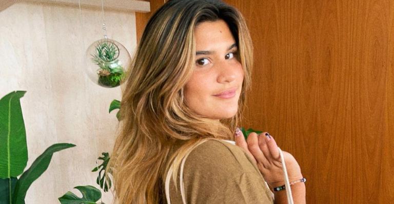 Giulia Costa resgata cliques do passado ao celebrar a Páscoa: ”Saúde pro nosso planeta”