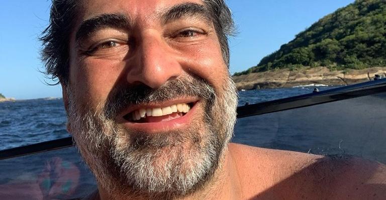 Zeca Camargo posta clique raro em família e celebra o amor: ”Bem maior da vida”