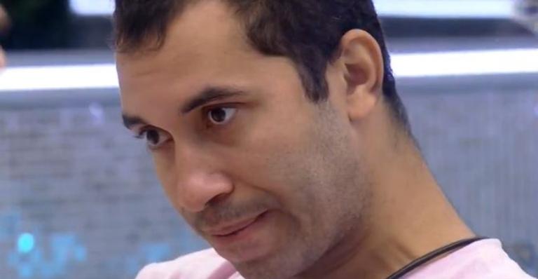 BBB21: Gilberto reflete sobre o paredão: ”Não quero sair daqui como o cara que joga sujo”