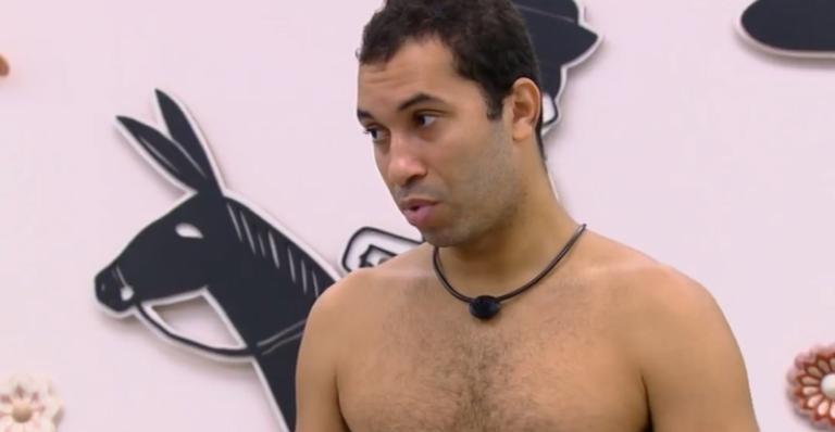 BBB21: Gilberto desabafa sobre atitude de Thaís no Jogo da Discórdia: ”Não esperava”