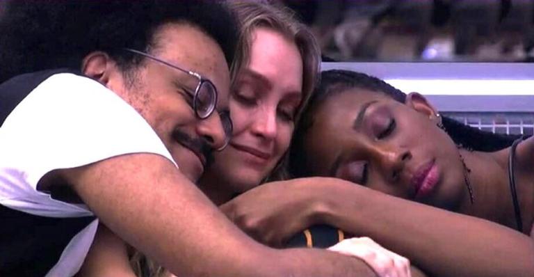 BBB21: Carla Diaz se declara para João Luiz e Camilla de Lucas: ”Queria poder abraçar vocês”