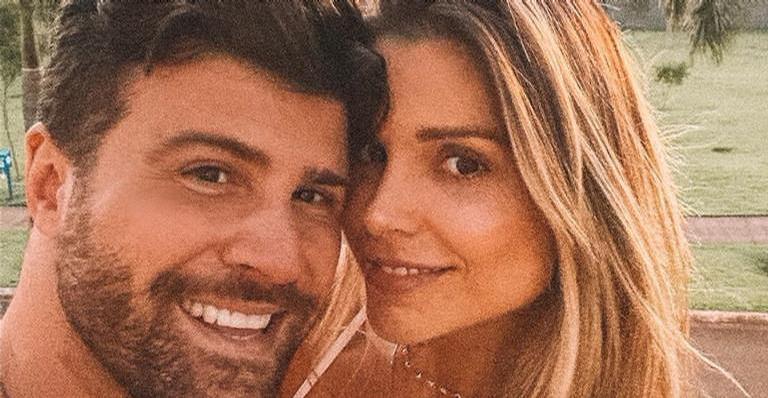 Flávia Viana celebra 3 anos e 6 meses de relacionamento com Marcelo Zangrandi