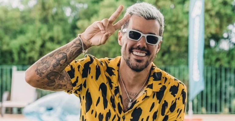 Lipe Ribeiro faz passeio de carro com cachorrinho e web se derrete: ”Um pai dedicado”