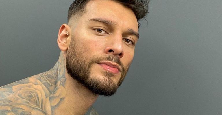 Lucas Lucco deixa web apaixonada ao posar coladinho com o filho, Luca