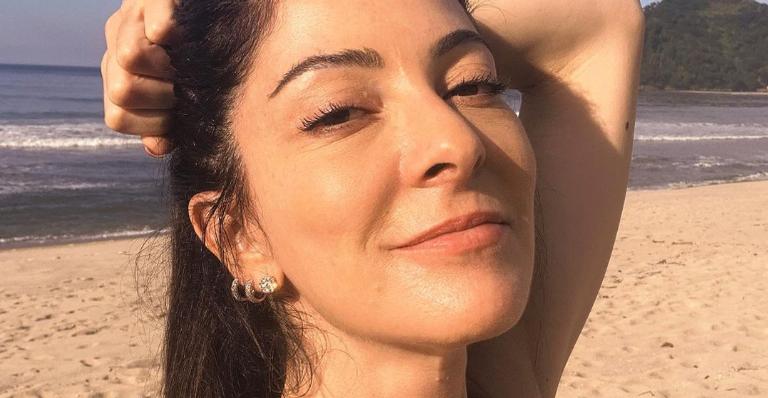 Em casa, Ana Paula Padrão renova bronzeado e chama atenção dos seguidores: ”Uma deusa”