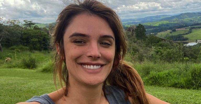 Rafa Brites arranca gargalhadas ao tentar fazer yoga online: ”Eu que lute”