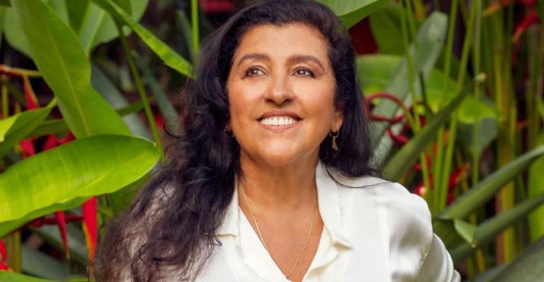 Regina Casé agita a web ao compartilhar os bastidores das cenas de ação de ‘Amor de Mãe’