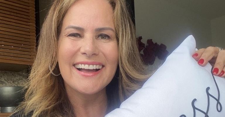 Renata Ceribelli celebra 56 anos: ”Mais um niver na pandemia, mas cheia de gratidão”