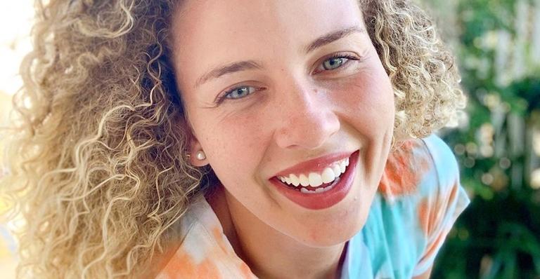 Grávida pela 2ª vez, Debby Lagranha posta lindo clique em família