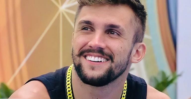 Fãs de Arthur Picoli fazem vaquinha para arrecadar dinheiro ao brother: ”Ajudá-lo de alguma forma”