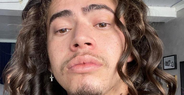 Whindersson Nunes compartilha cliques divertidos com a mãe e se declara: ”Te amo”