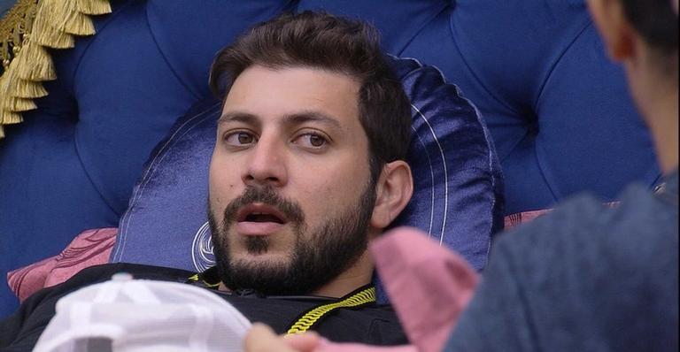 BBB21: Para Gilberto, Caio conta que mudou de ideia sobre seu voto