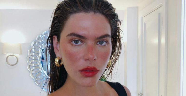 Mariana Goldfarb diverte fãs ao reproduzir brincadeira da web: ”Atuação perfeita”