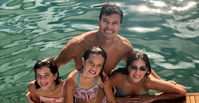 Rodrigo Faro encanta a web ao dançar com a filha caçula: ”Um pai perdido tentando copiar a filha”