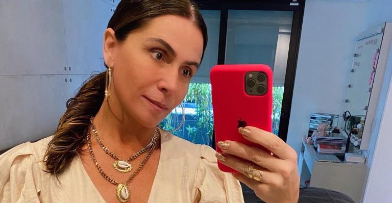 Giovanna Antonelli renova o bronze e coloca corpão para jogo: ”Dia de aquecer o corpo”
