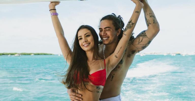 Whindersson Nunes se declara para noiva na web: ”Gata demais”