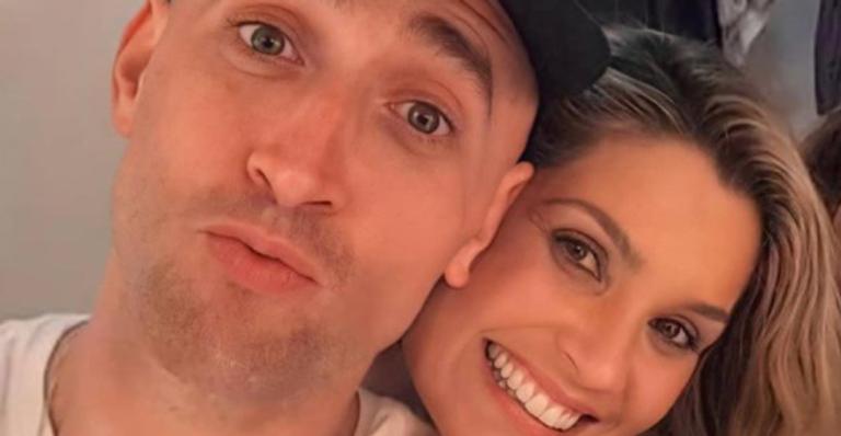 Flávia Alessandra posa com Paulo Gustavo e afirma: ”Certeza de que você sairá curado”
