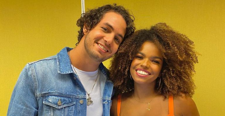 Jeniffer Nascimento posa coladinha com o marido em clique romântico: ”Que o amor sempre prevaleça”