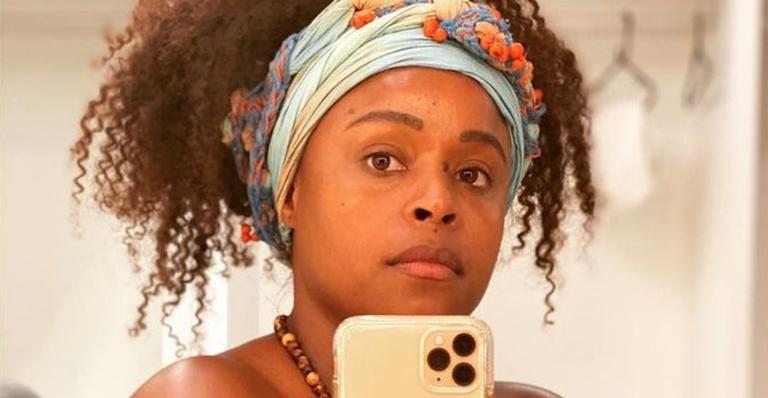 Roberta Rodrigues comemora vacinação da mãe: ”Mami poderosa vacinada”