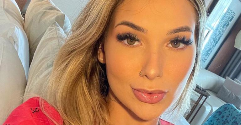 Virginia Fonseca surge belíssima com uma make azul e recebe elogios de fãs: ”Mais que maravilhosa!”