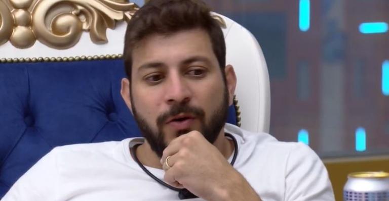 BBB21: Caio opina sobre resultado do paredão: ”Eu não vejo Arthur saindo agora”