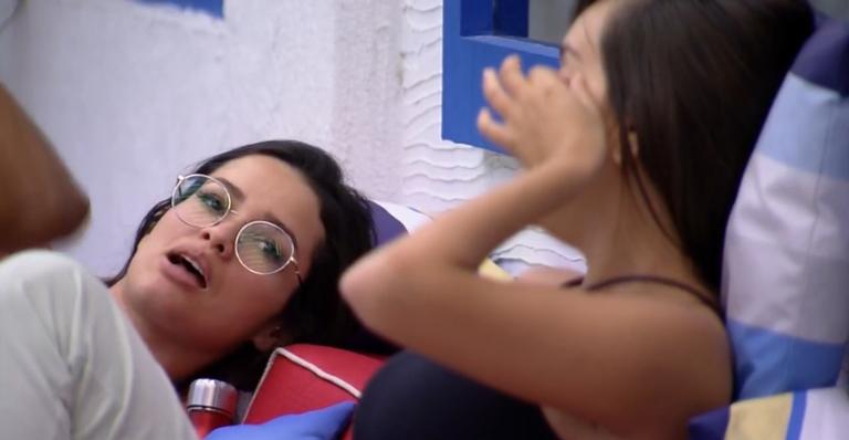 BBB21: Juliette relembra os conflitos e tranquiliza Thaís: ”O público pode escolher um dos lados”