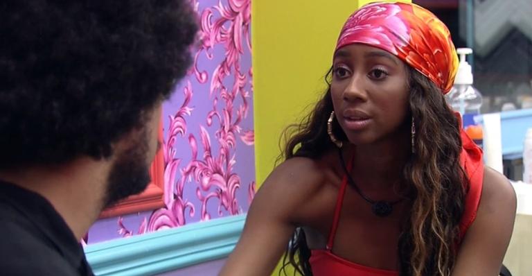 BBB21: Camilla discorda de João sobre plaquinha de ‘Não Ganha’ dada para Pocah no Jogo da Discórdia