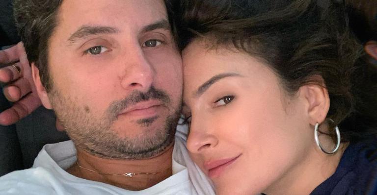 Claudia Leitte celebra Dia do Beijo com cliques ao lado do marido: ”Ainda bem que eu tenho você”