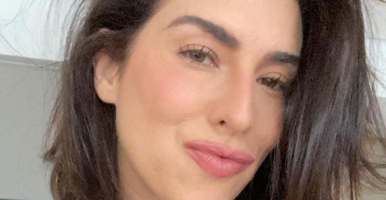 Fernanda Paes Leme comemora o Dia do Beijo ao lado do namorado: ”Vem cá me beijar”
