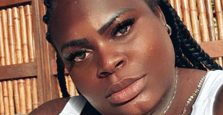 Jojo Todynho esbanja beleza ao posar com look estiloso e fãs elogiam: ”Que mulher linda!”