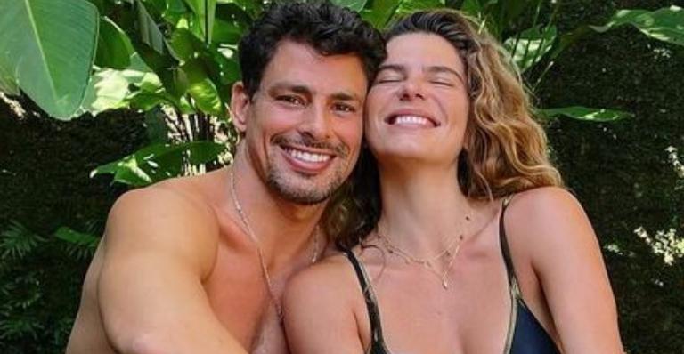 Mariana Goldfarb celebra dois anos de casamento com Cauã Reymond