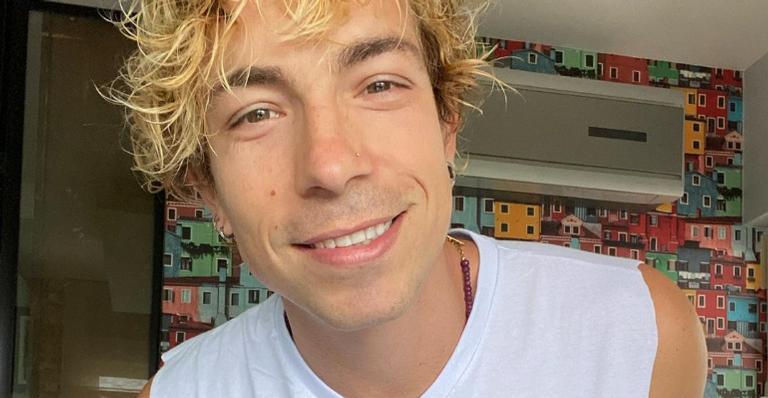Di Ferrero agita web ao revelar que seu novo álbum está a caminho: ”Tenho 2 surpresas pra vocês”