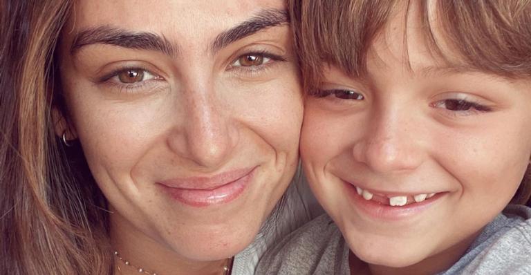 Mariana Uhlmann enche fãs de registros do aniversário do filho Joaquim: ”Dia de comemoração”