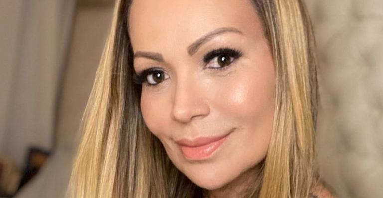 Solange Almeida exibe bastidores de ensaio fotográfico e recebe elogios de fãs: ”Que gata!”