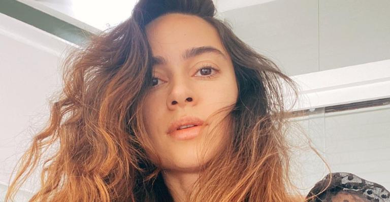 Thaila Ayala festeja seu aniversário com bolinho durante viagem: ”Happy birthday to me!”