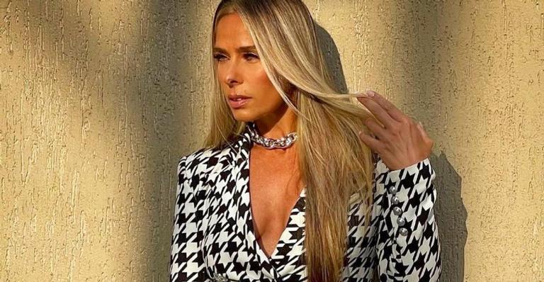 Adriane Galisteu relembra registro nas passarelas de 1995: ”Meu tbt!”