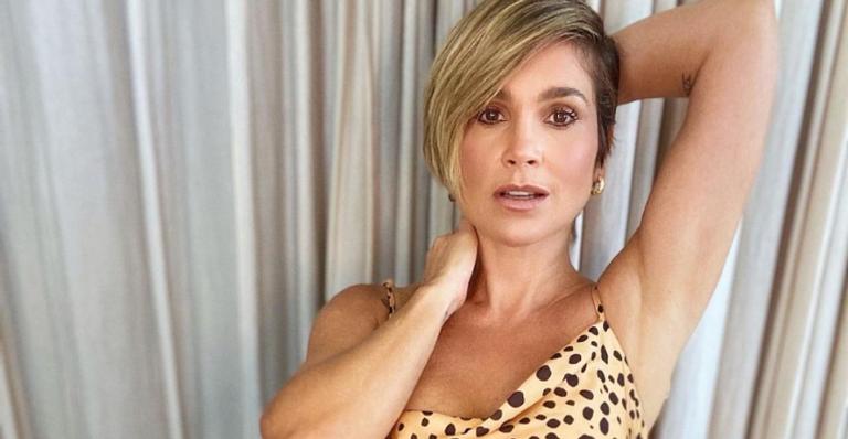 Flávia Alessandra, diverte a web ao resgatar clique inusitado: ”Saudade dessa aglomeração”