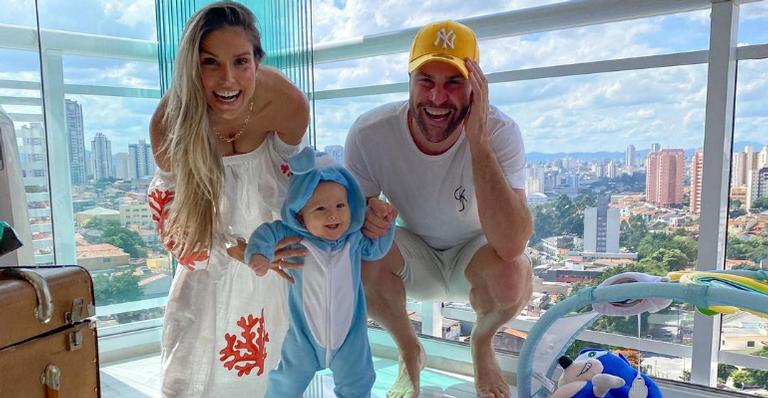 Flávia Viana arranca risadas ao compartilhar divertido clique em família: ”Dois desesperados”