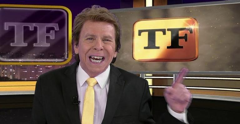 Rede TV! volta atrás e mantém Nelson Rubens no ‘TV Fama’
