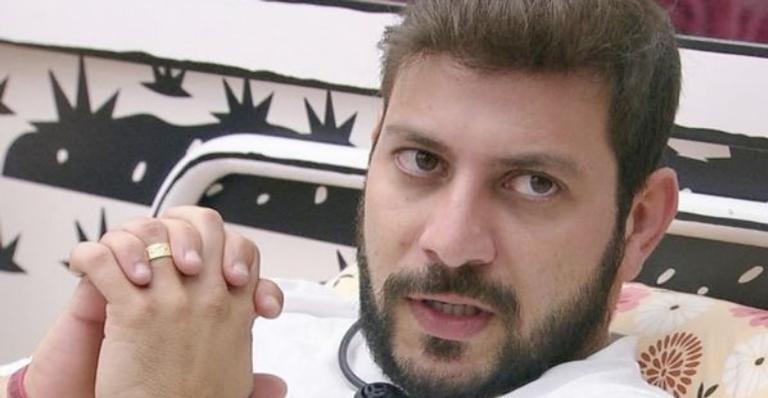 BBB21: Caio cria teoria sobre grupo xepa: ”Nós três podemos já estar no paredão”