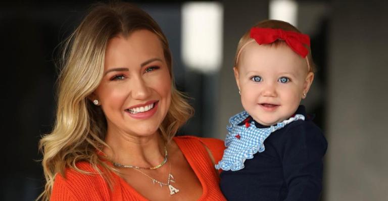 No México, Ana Paula Siebert posa com a filha, Vicky: ”Minha companheirinha está crescendo”